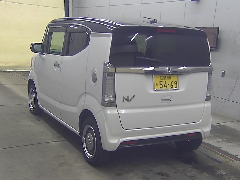 HONDA N-BOX SLASH