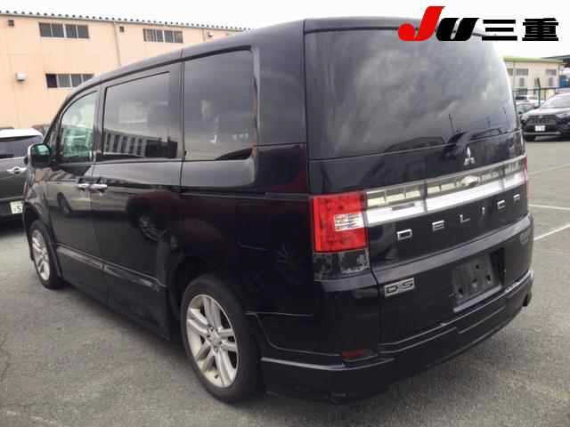 MITSUBISHI DELICA D:5