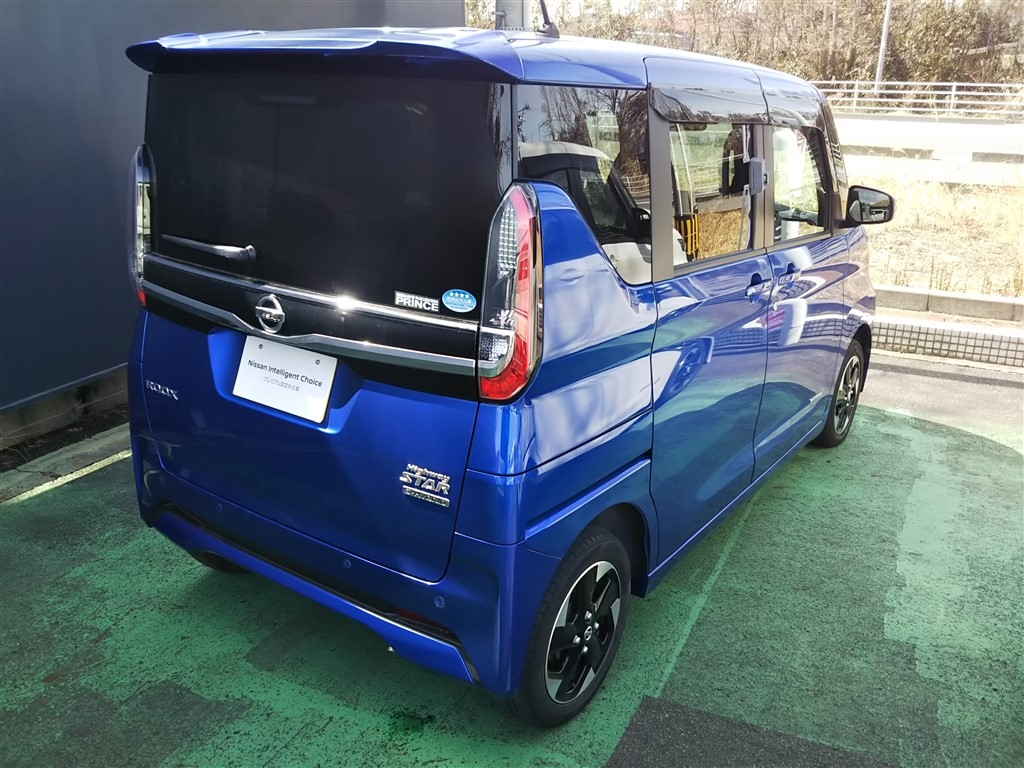 NISSAN ROOX