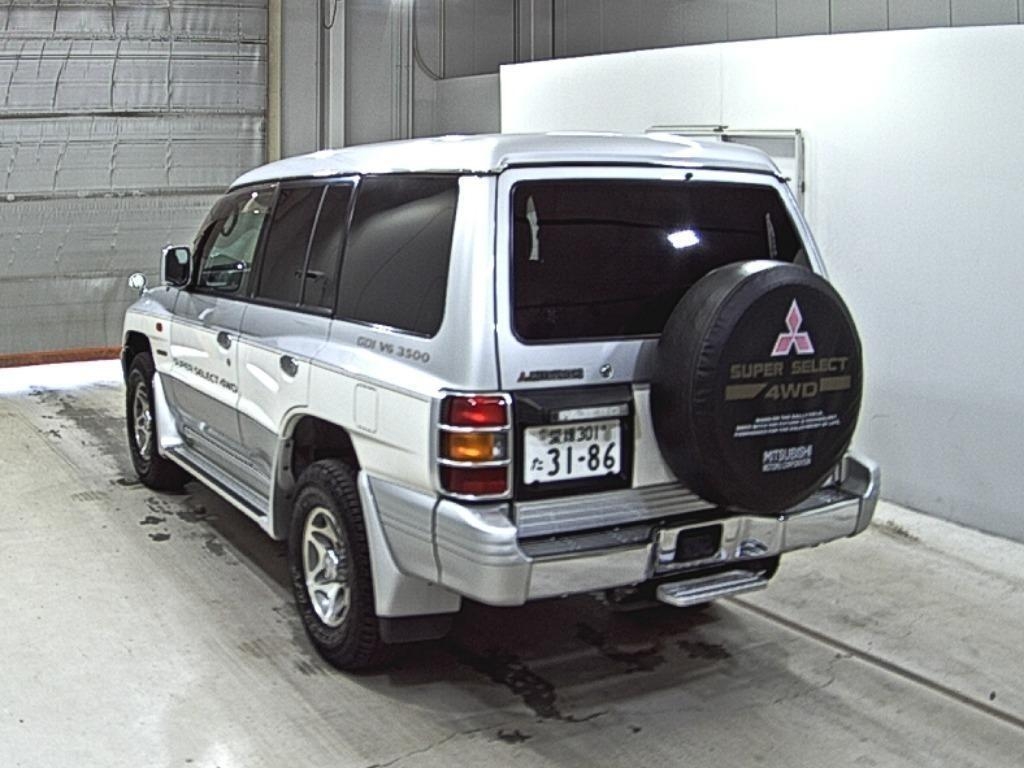 MITSUBISHI PAJERO