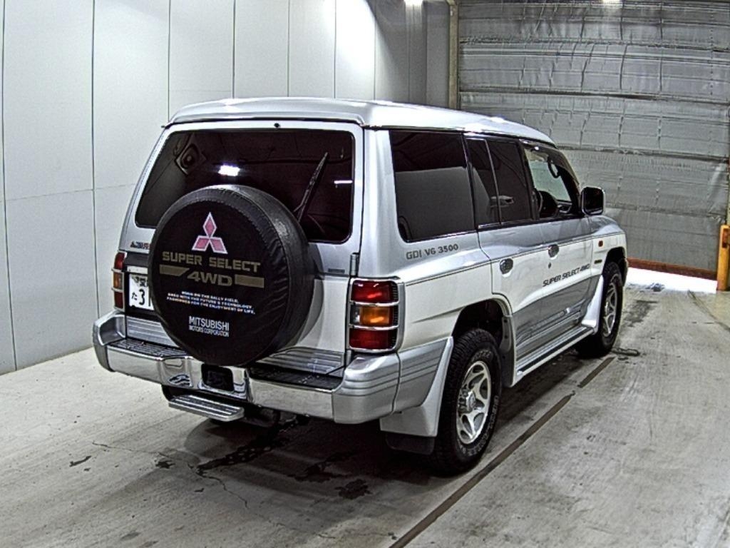 MITSUBISHI PAJERO