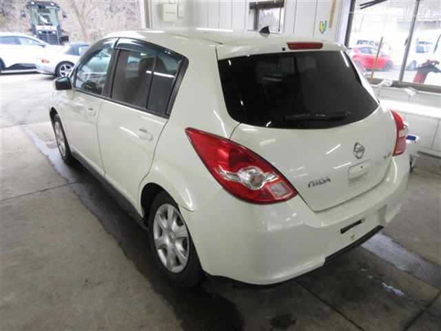 NISSAN TIIDA