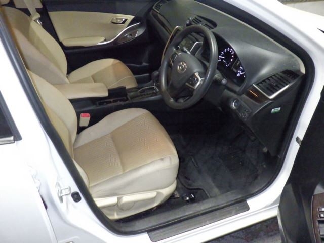TOYOTA PREMIO