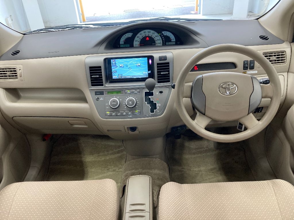 TOYOTA RAUM