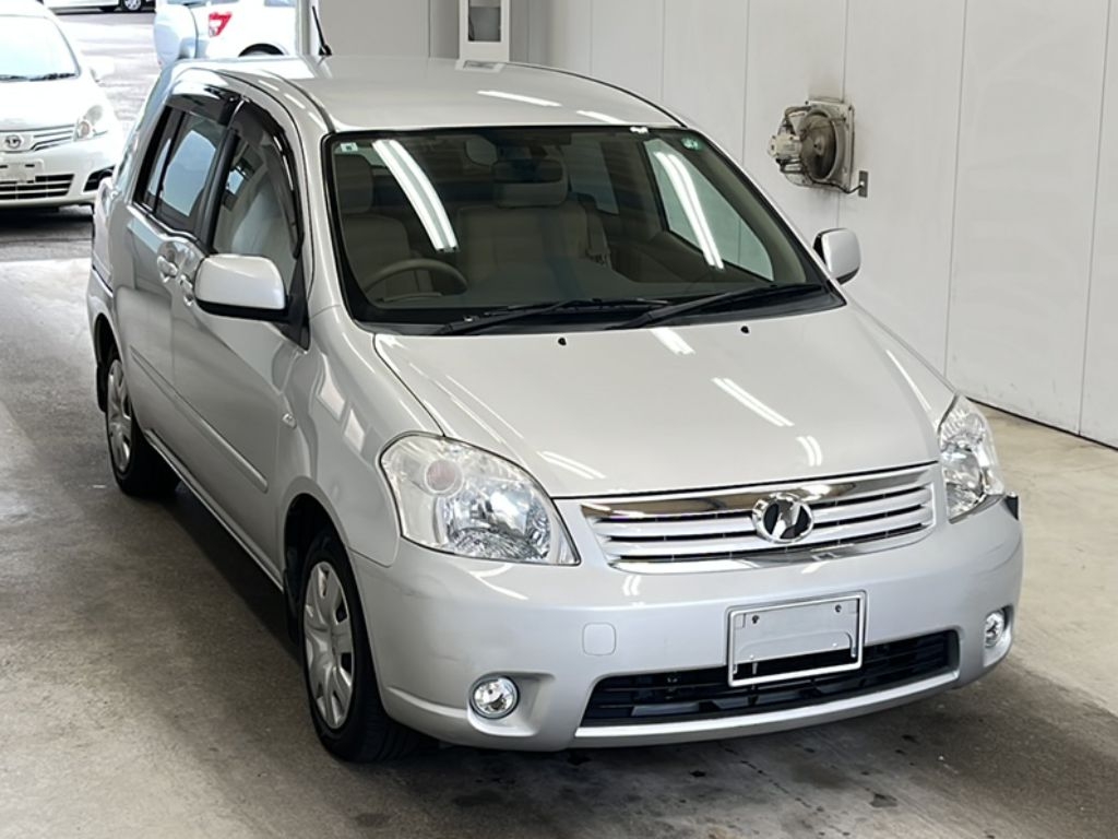 TOYOTA RAUM