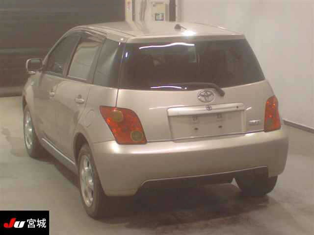 TOYOTA IST