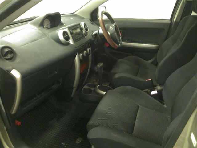 TOYOTA IST