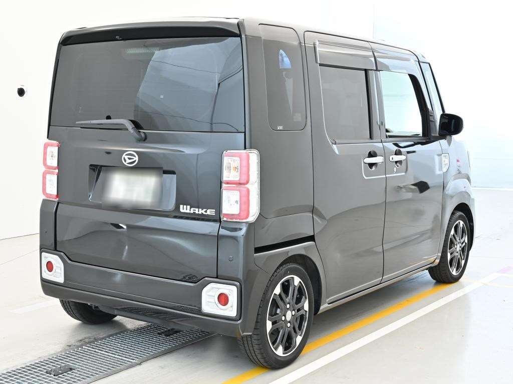 DAIHATSU WAKE
