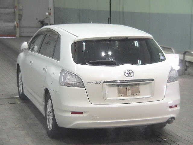 TOYOTA MARK X ZIO