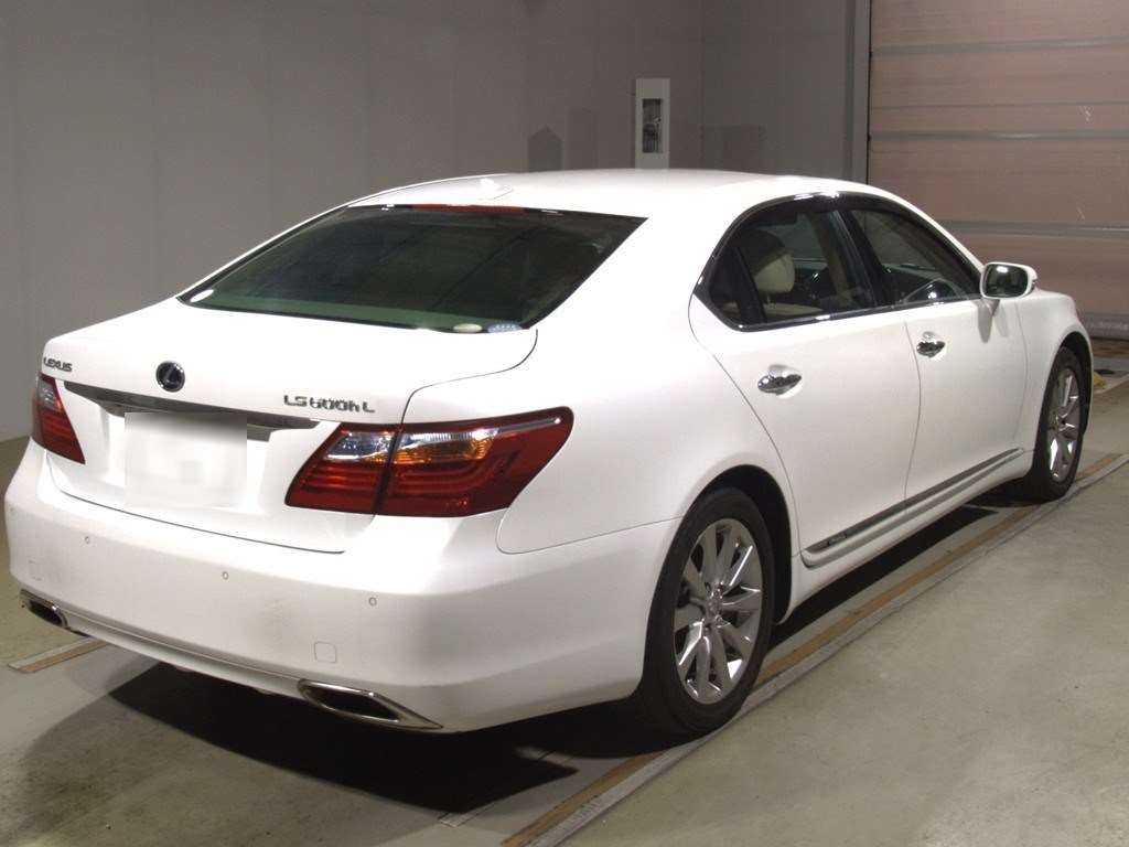 LEXUS LS600H