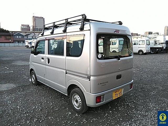 MITSUBISHI MINICAB