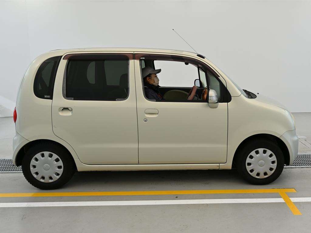 DAIHATSU MOVE LATTE