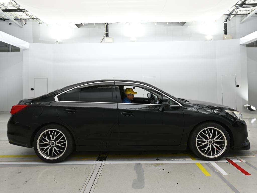 SUBARU LEGACY B4