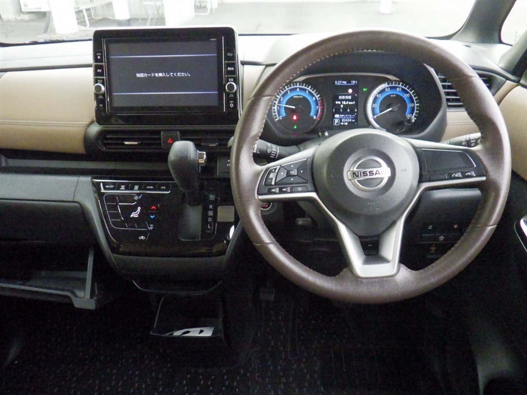 NISSAN ROOX
