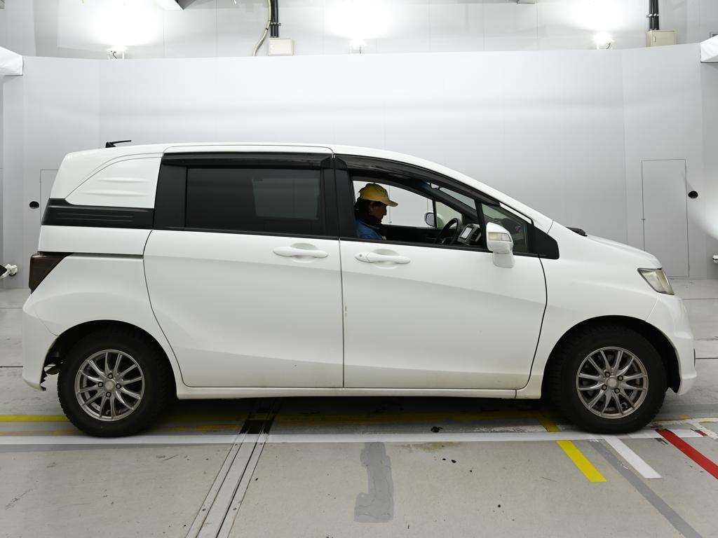 HONDA FREED SPIKE