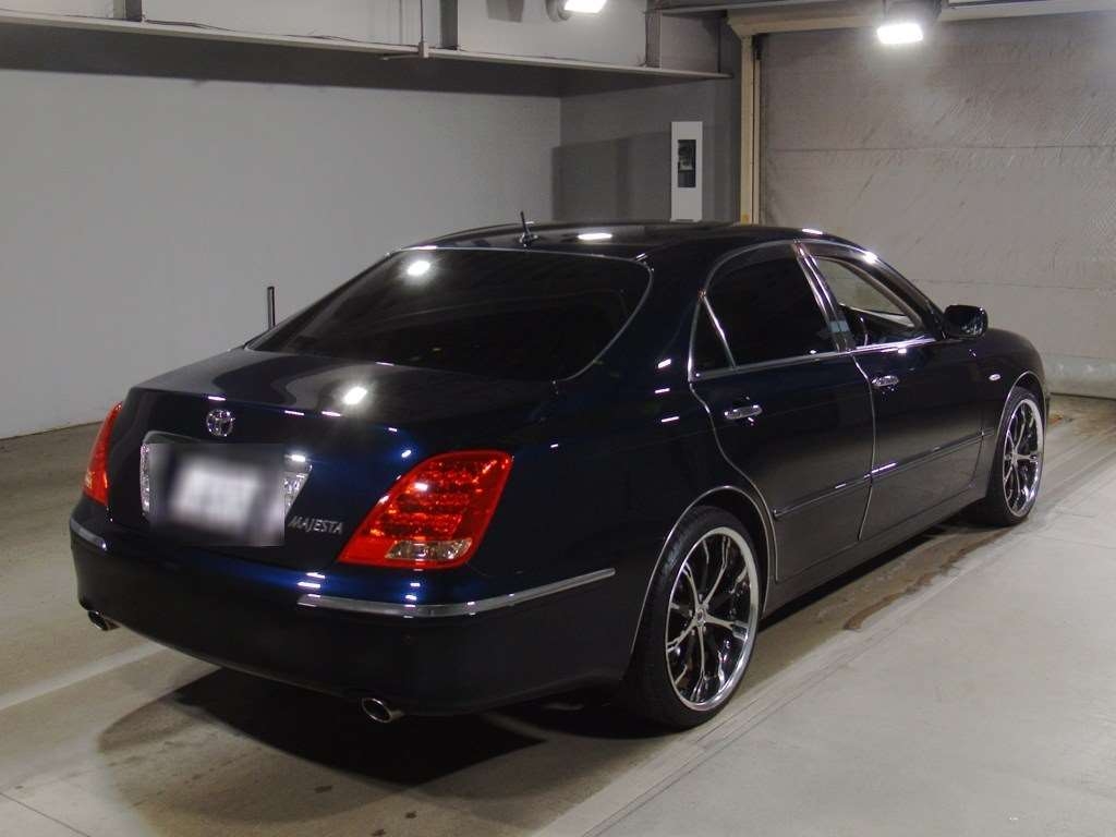 TOYOTA CROWN MAJESTA