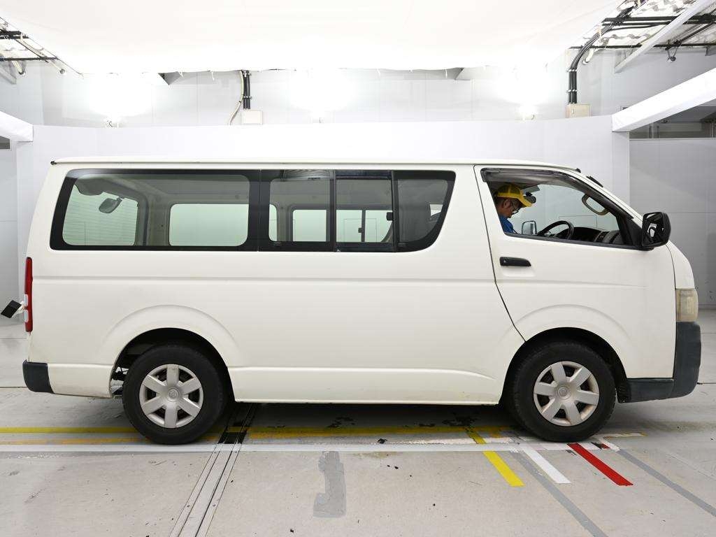 TOYOTA REGIUS ACE