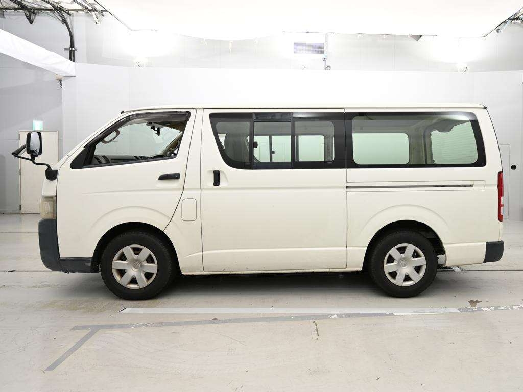 TOYOTA REGIUS ACE