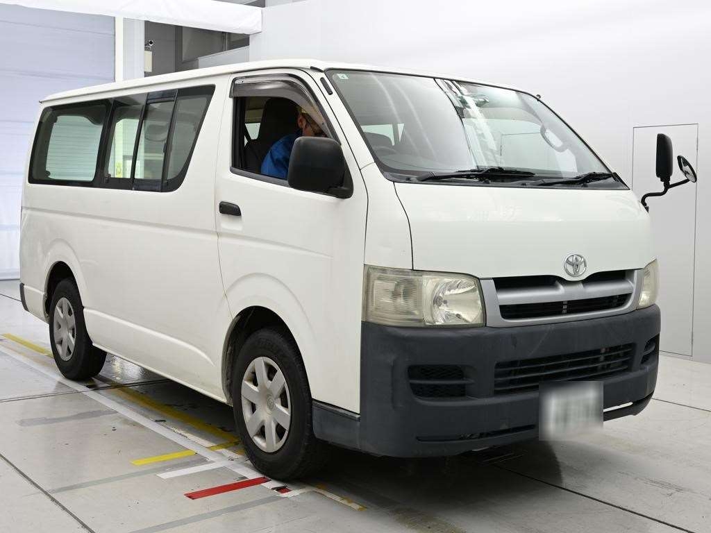 TOYOTA REGIUS ACE