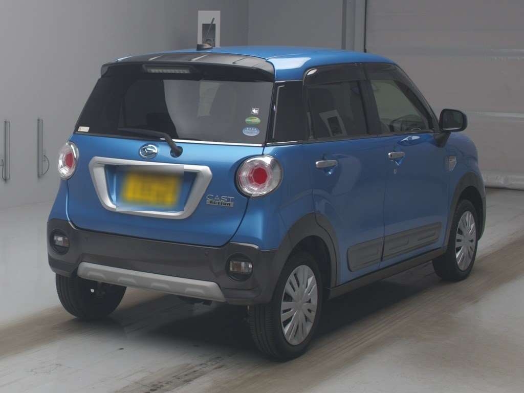 DAIHATSU CAST