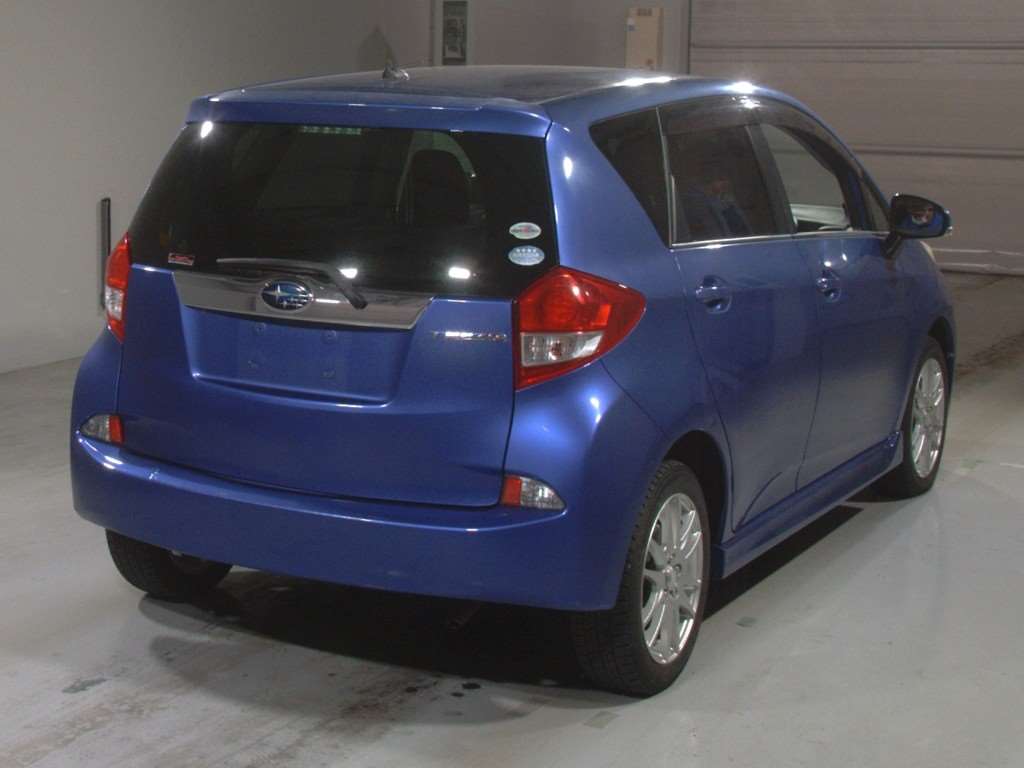SUBARU TREZIA