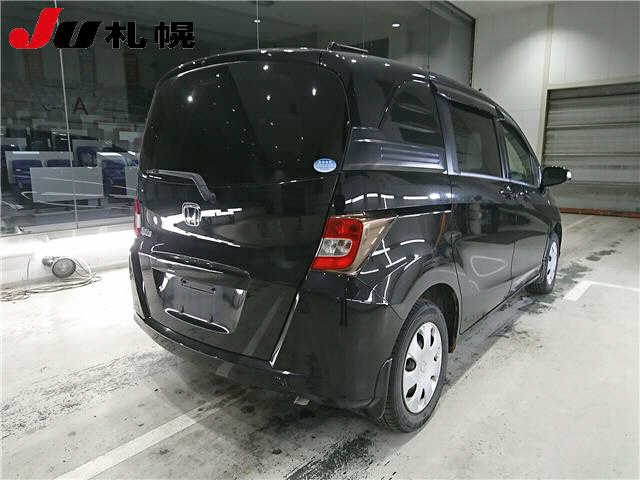 HONDA FREED SPIKE