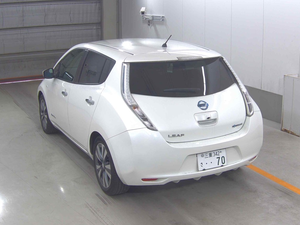 NISSAN LEAF