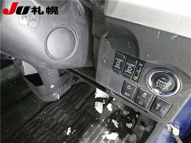 TOYOTA PIXIS MEGA