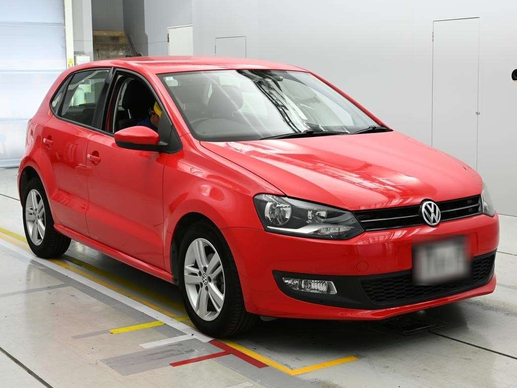 VOLKSWAGEN POLO