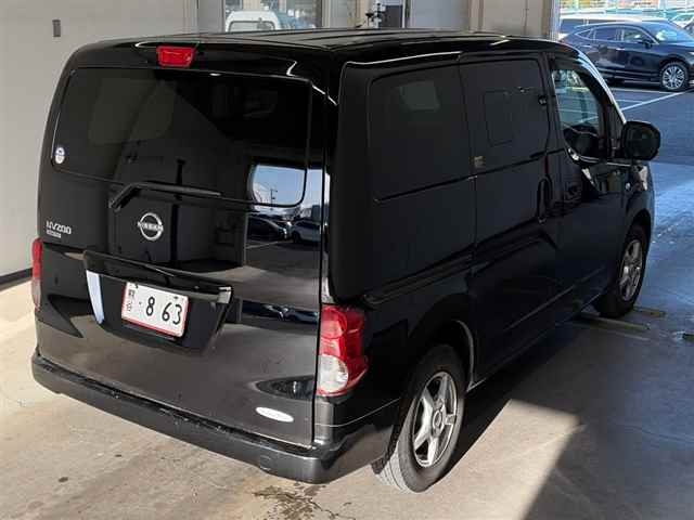 NISSAN NV200