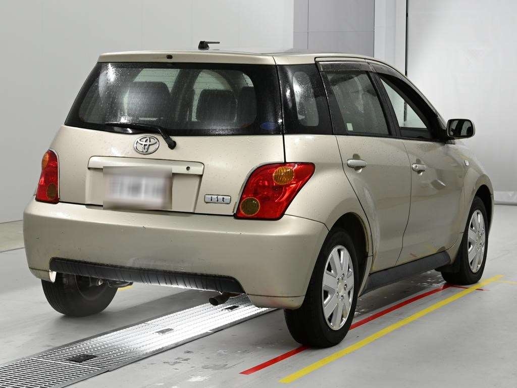TOYOTA IST