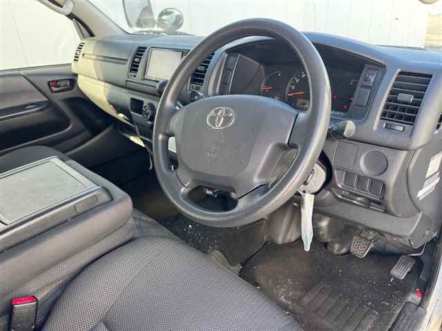 TOYOTA REGIUS ACE
