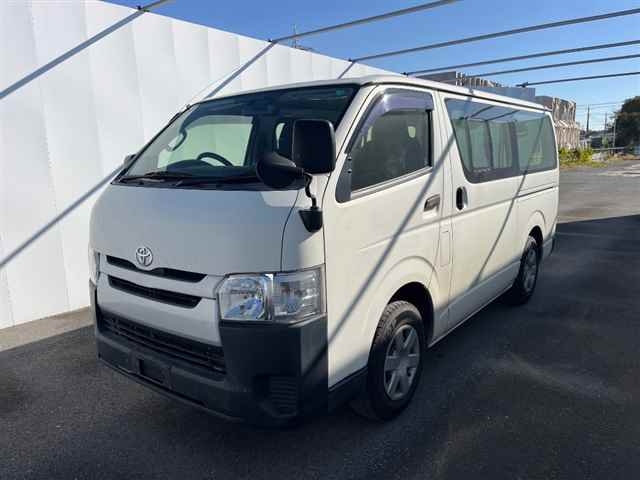 TOYOTA REGIUS ACE