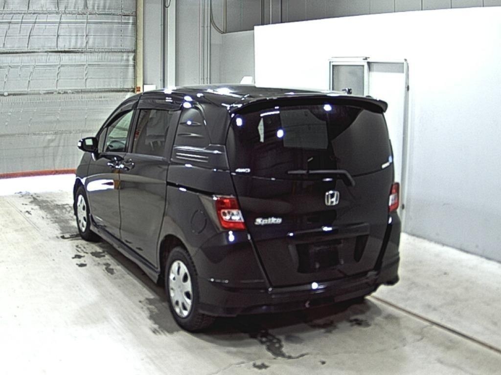 HONDA FREED SPIKE