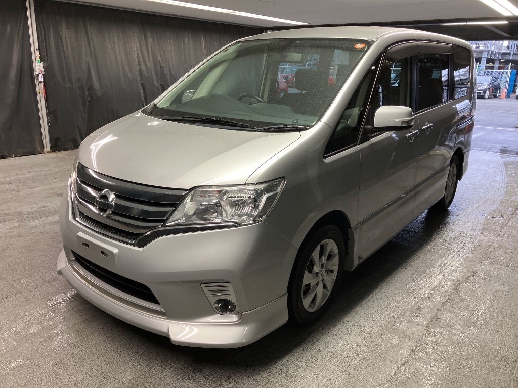 NISSAN SERENA