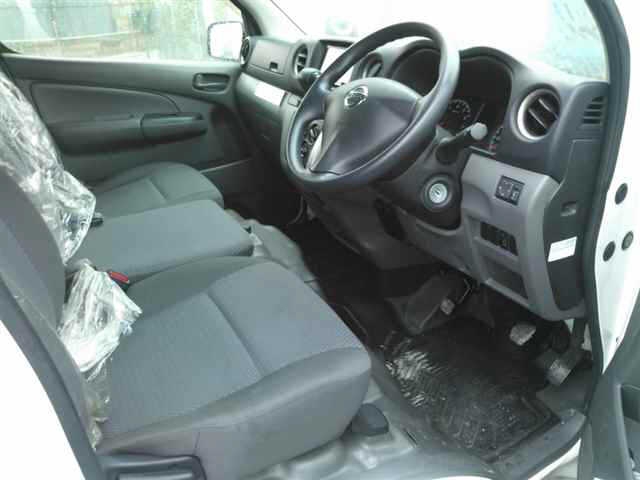 NISSAN NV350 CARAVAN