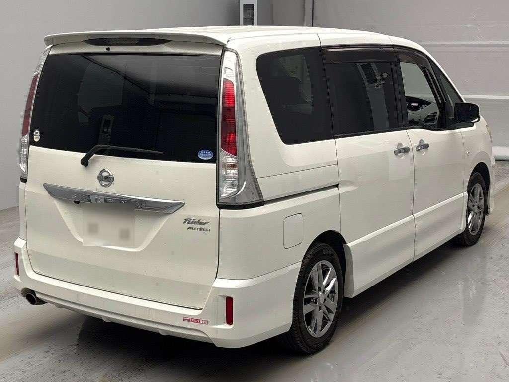 NISSAN SERENA