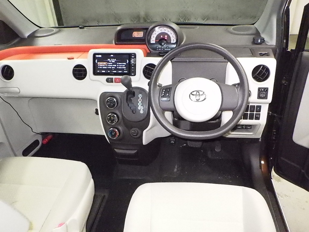TOYOTA PORTE