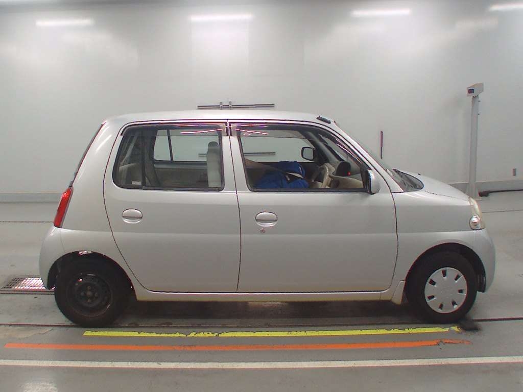 DAIHATSU ESSE