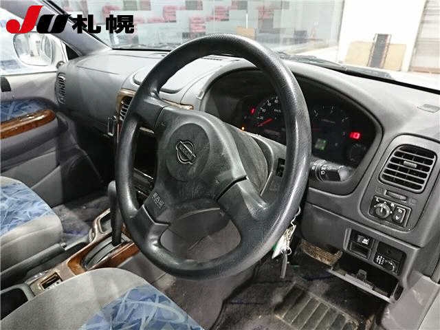 NISSAN TERRANO