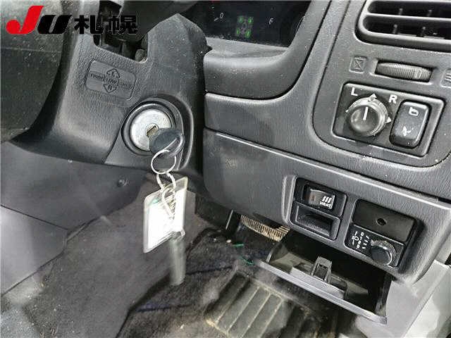 NISSAN TERRANO