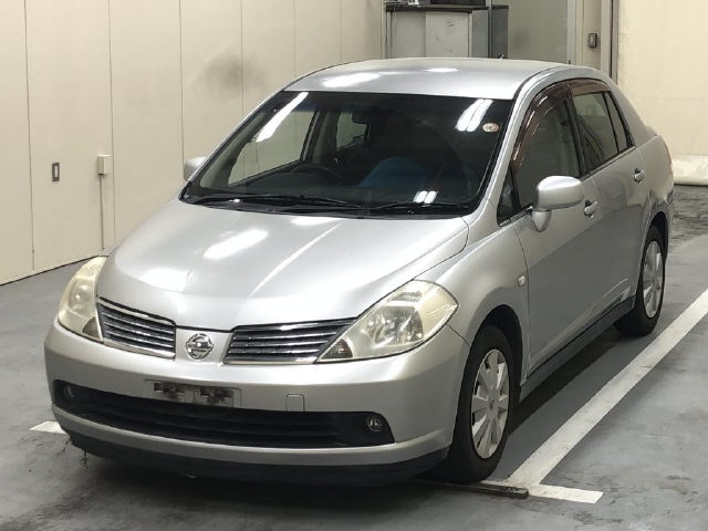 NISSAN TIIDA LATIO