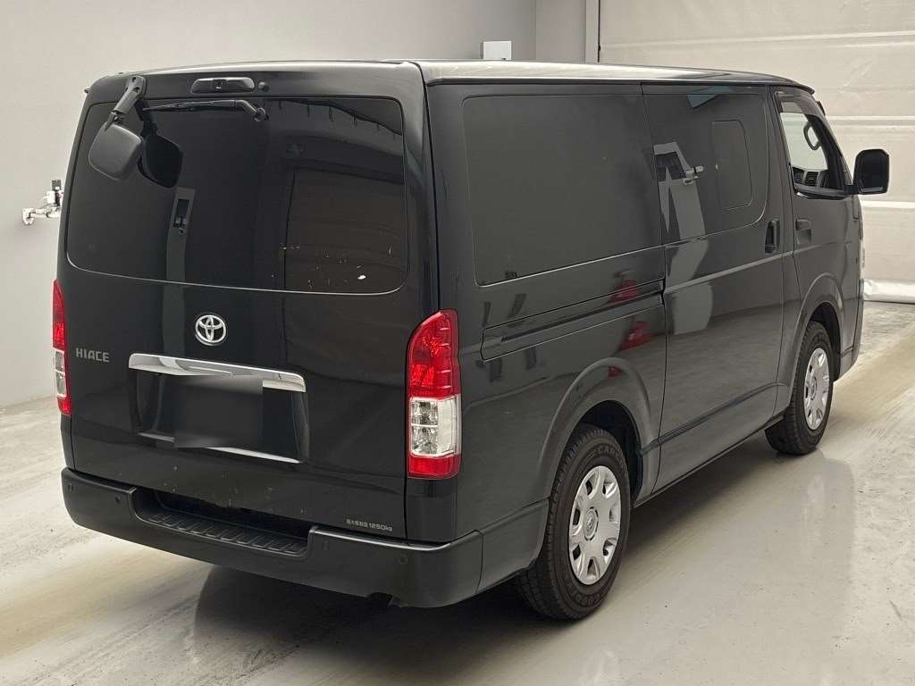 TOYOTA REGIUS ACE