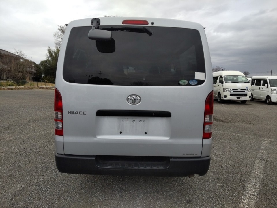 TOYOTA REGIUS ACE