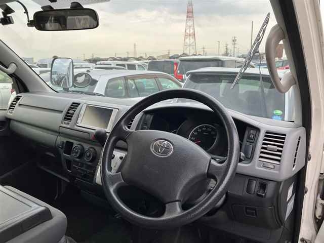 TOYOTA REGIUS ACE