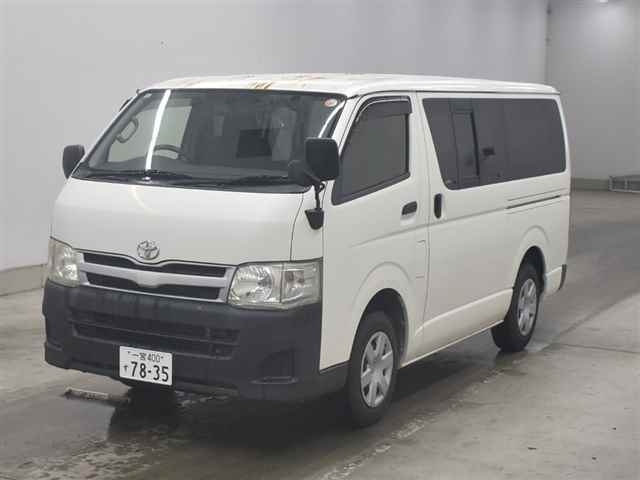 TOYOTA REGIUS ACE