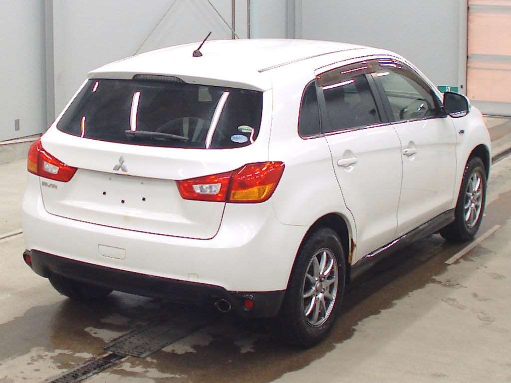 MITSUBISHI RVR