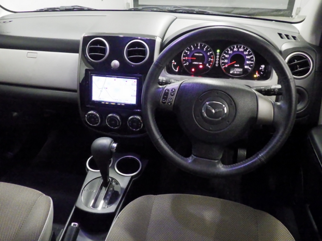 MAZDA VERISA