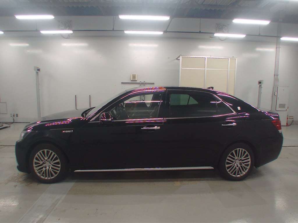 TOYOTA CROWN MAJESTA