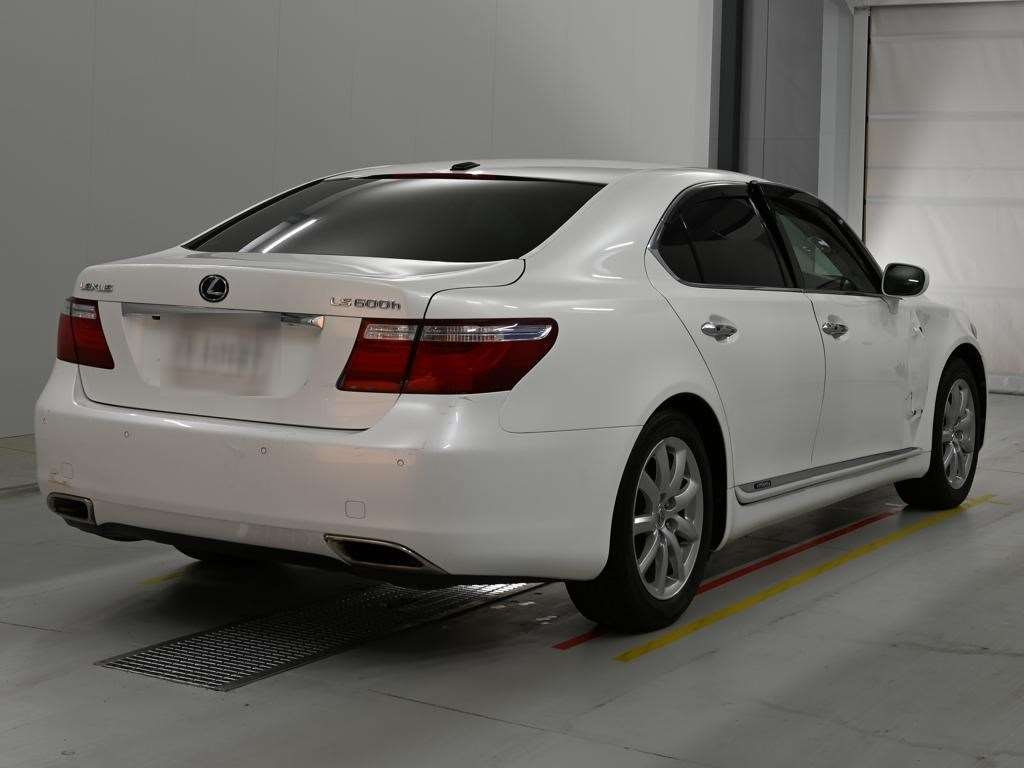 LEXUS LS600H
